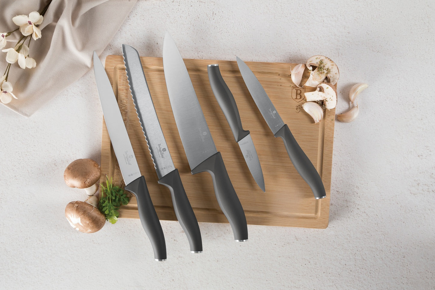 Berlinger Haus 6-Piece Knife Set with Bamboo Cutting Board – Anthracite