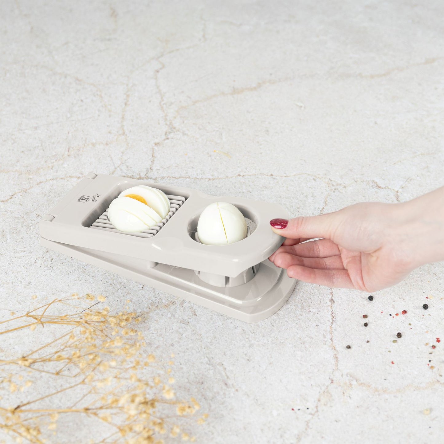 Berlinger Haus 2-in-1 Egg & Cheese Slicer – Sahara