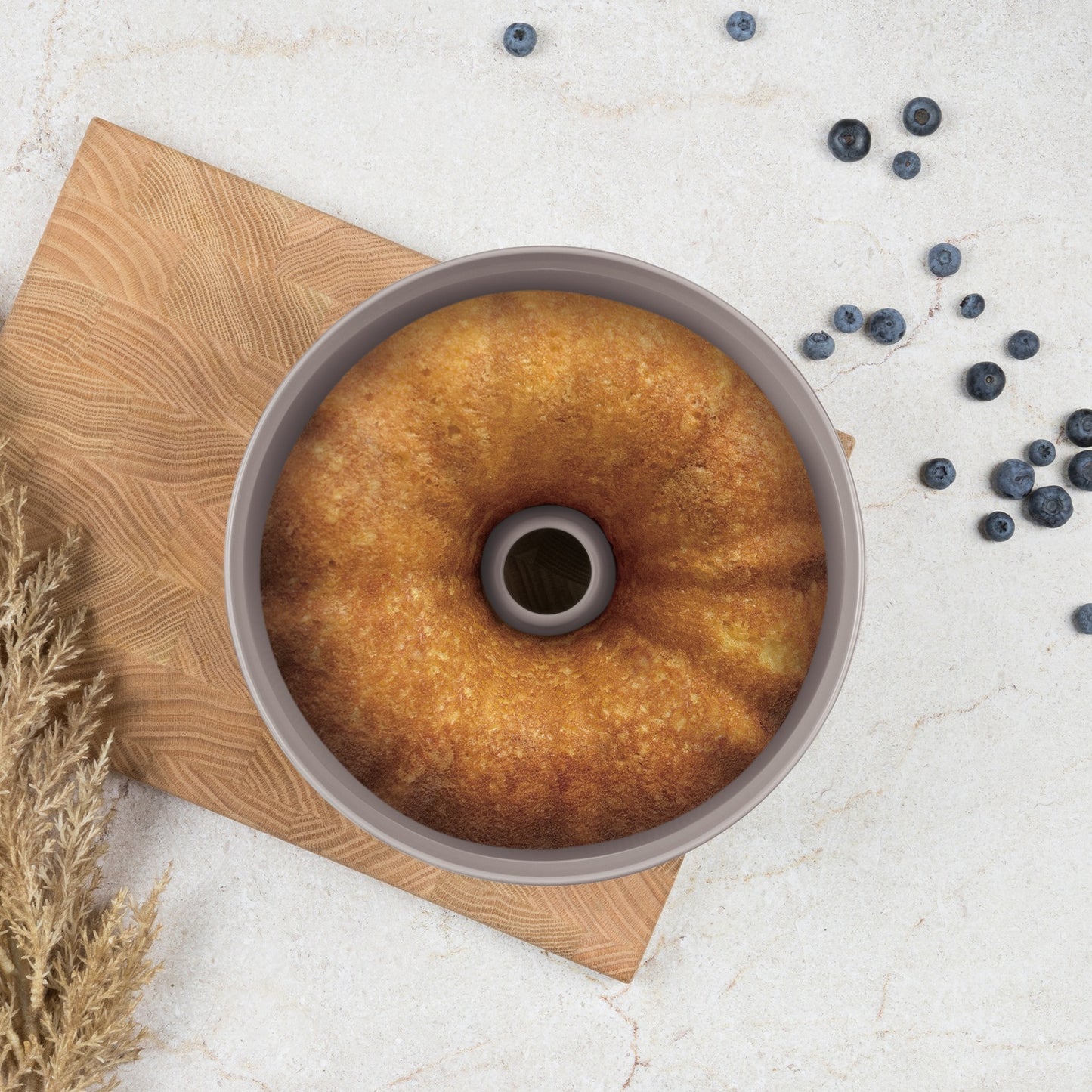 Berlinger Haus 25cm Titan Pro Non-Stick Coating Bundt Pan – Taupe