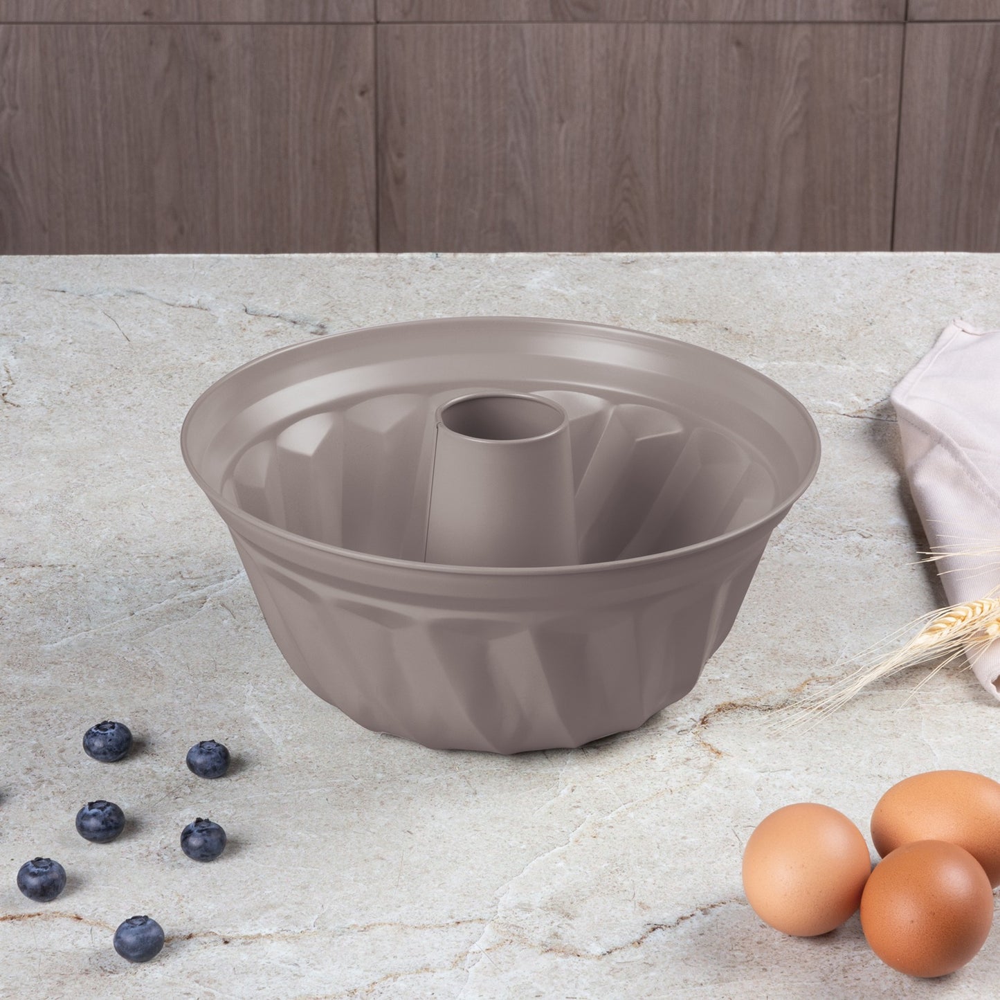 Berlinger Haus 25cm Titan Pro Non-Stick Coating Bundt Pan – Taupe