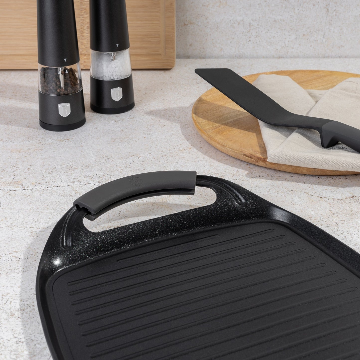 Berlinger Haus 47cm Titan Pro Non-Stick Coating Grill Plate – Anthracite