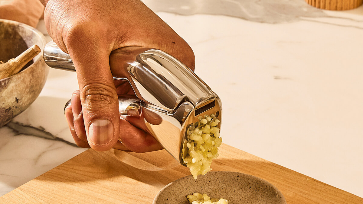 Berlinger Haus Garlic Press - Black Vintage Collection