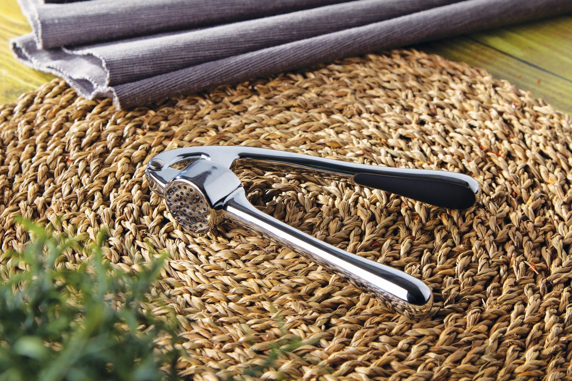 Berlinger Haus Garlic Press - Black Vintage Collection