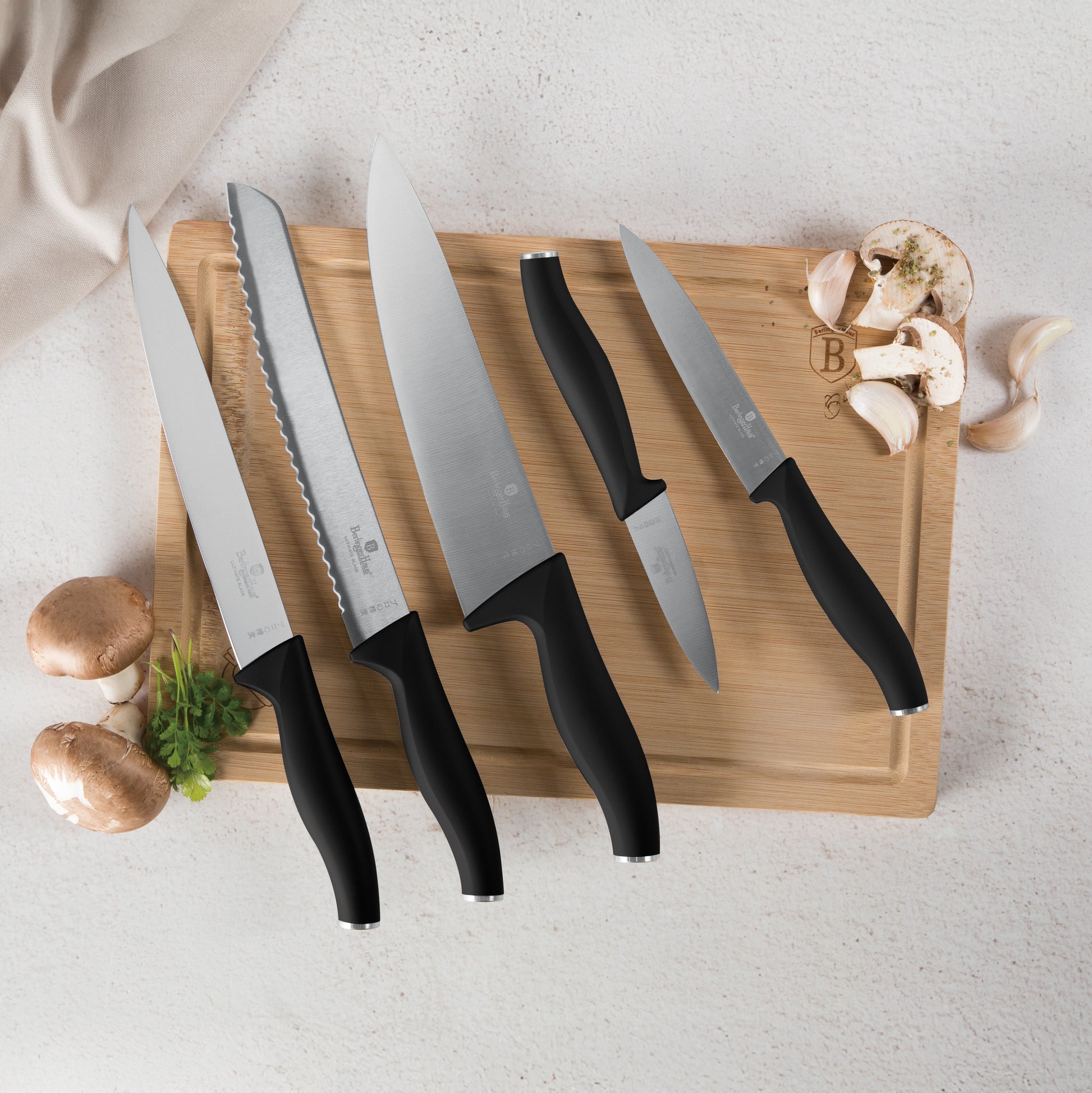Berlinger Haus 6-Piece Knife Set With Bamboo Cutting Board - Matt Black