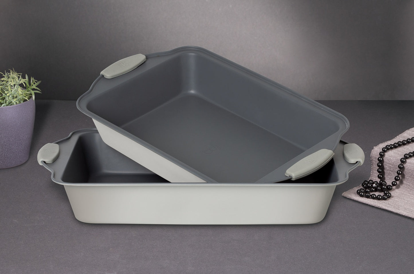 Berlinger Haus 2-Piece Oblong Roaster with Silicone Handle – Aspen