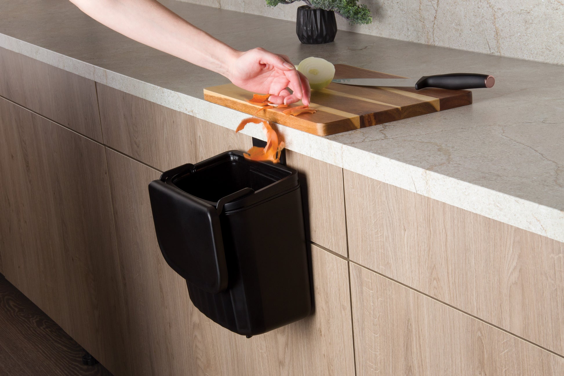 Berlinger Haus 7L Hanging Bin – Black Rose