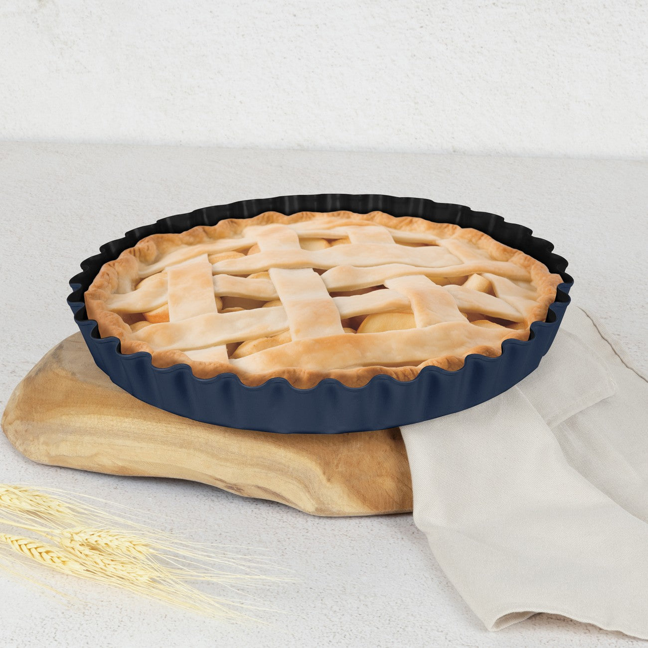 Berlinger Haus 28cm Titan Pro Non-Stick Tart / Cake Form - Deep Sea
