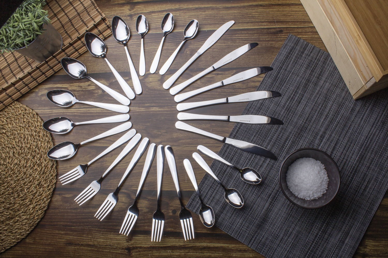 Blaumann 24 Piece Stainless Steel Cutlery Set